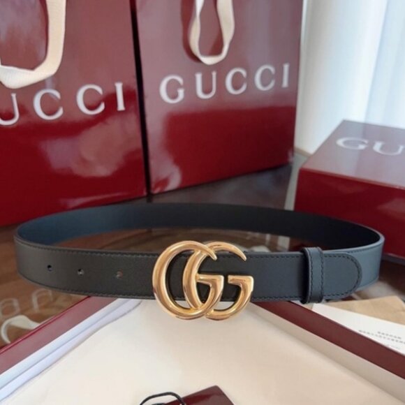 Gucci Emblem Gold Buckle Belt - Picture 1 of 5